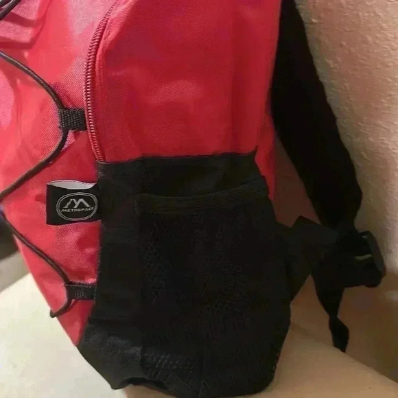 Backpack - Picture 3 of 4